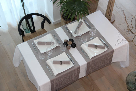 Nappe Blanc en Jacquard – Maryse Cuisine